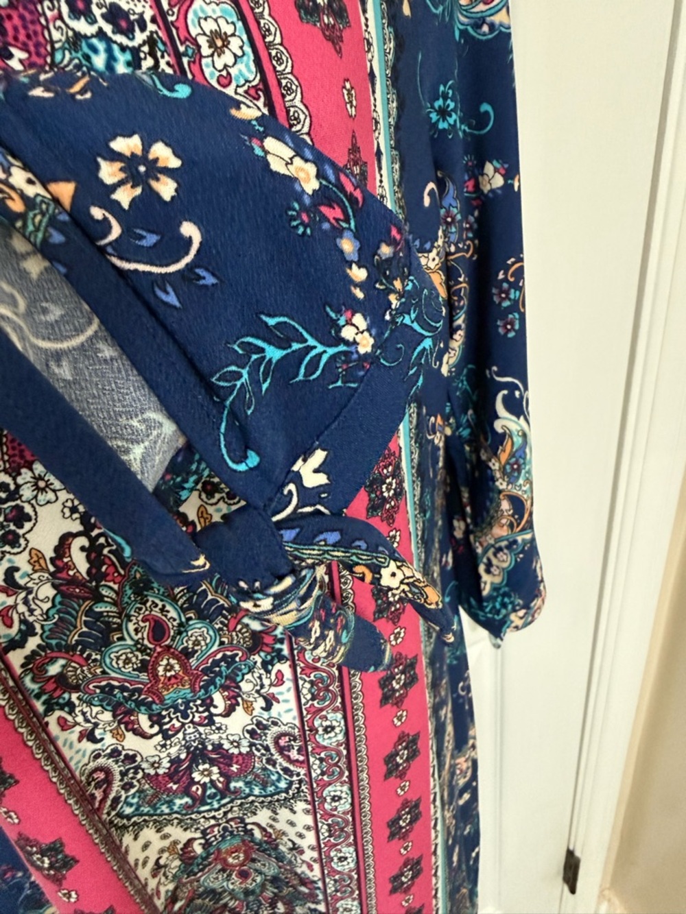 Chico’s Medallion Paisley Tie Sleeve Shift Dress Size 1 (M) - Picture 9 of 15